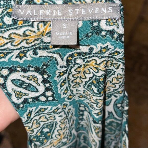 Valerie Stevens Geometric Print Blouse - Picture 5 of 7